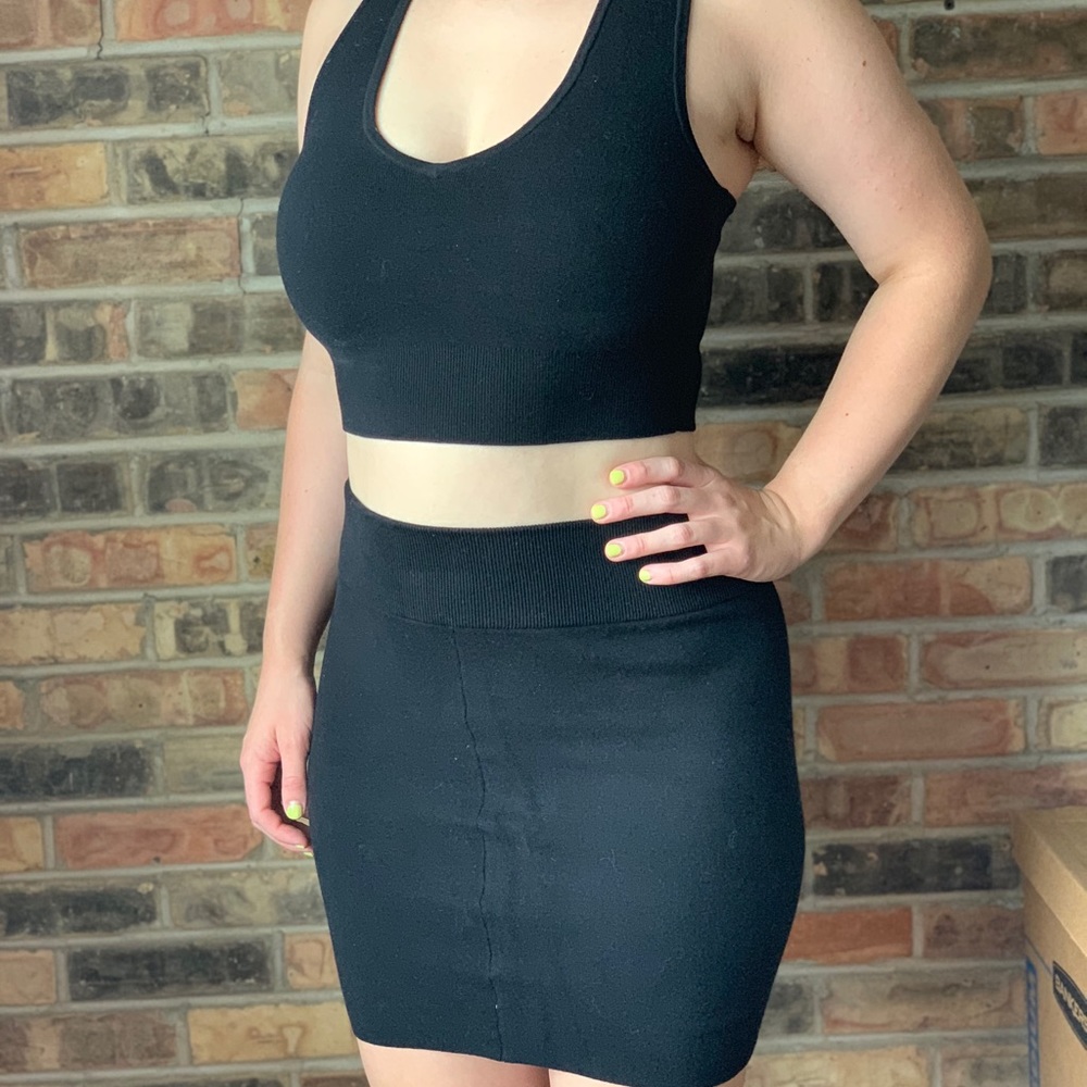 Express Black Skirt - Picture 3 of 8